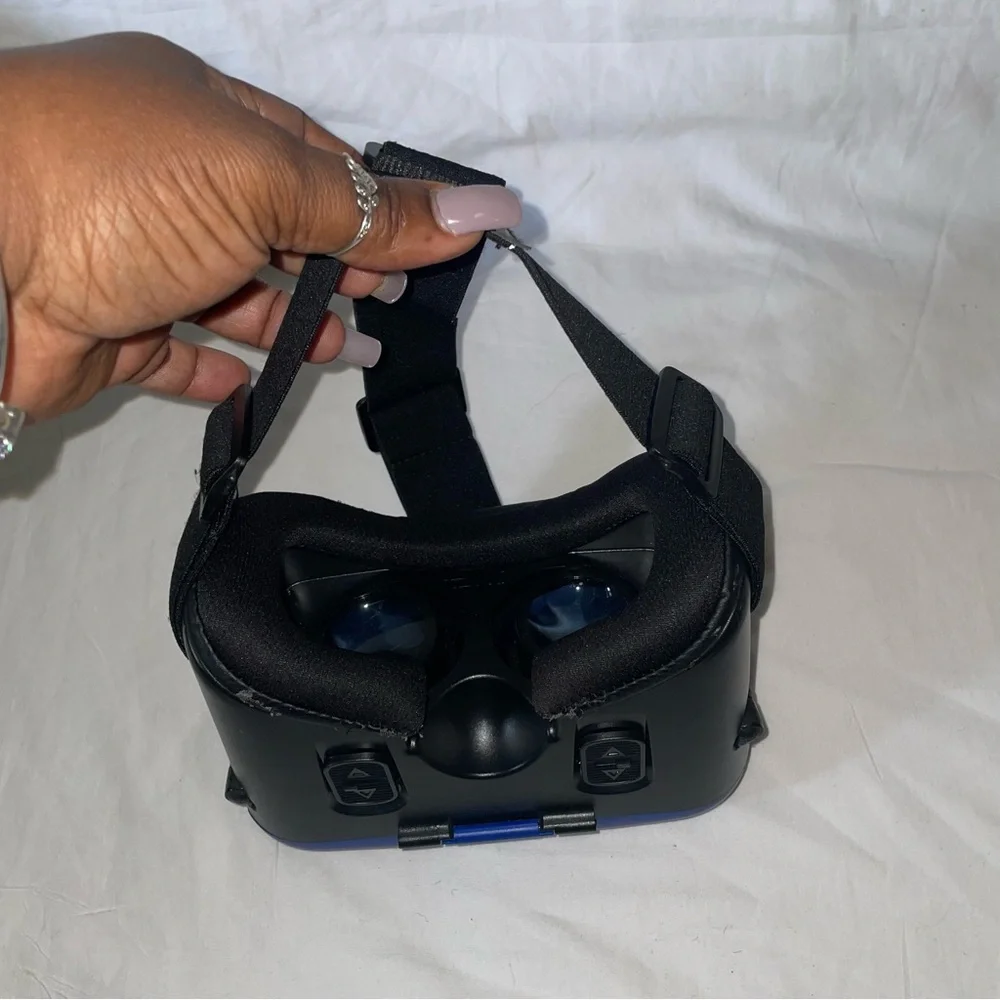 Blue VR Headset